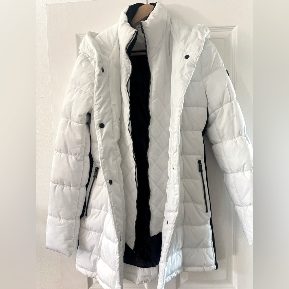 Calvin Klein Women’s Jacket. Looks new. Lightly worn.